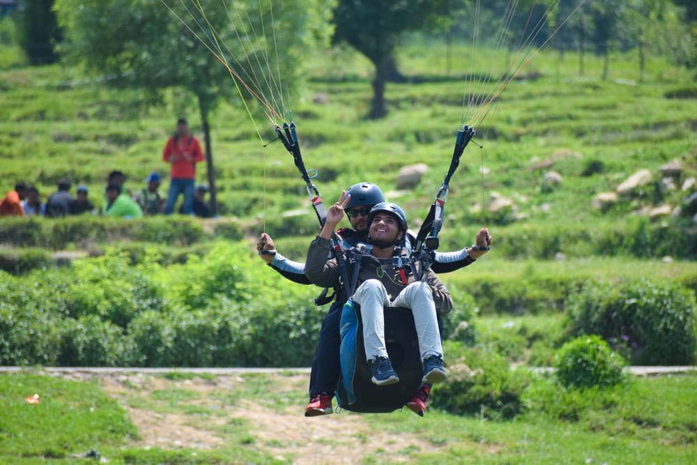 bir paragliding landing