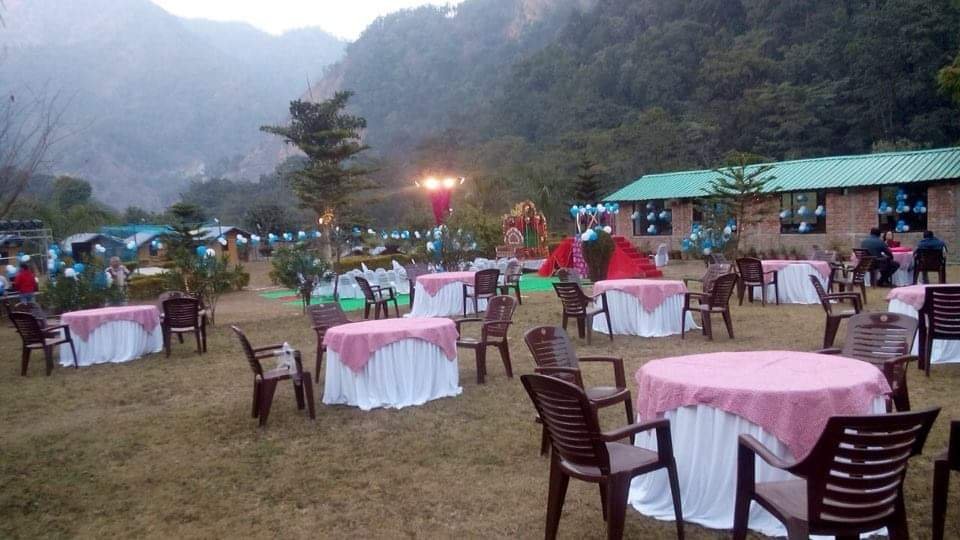 Dining area at Phool Chatti Resort in Rishikesh