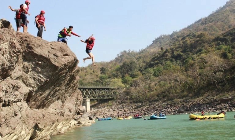 cliff jumping in rishikesh