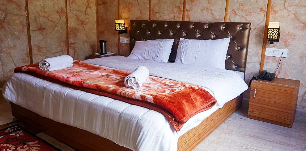Hotel Sai Dham Bedroom in Joshimath