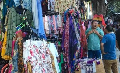 Shopping Tibetan Market | Best Things to do