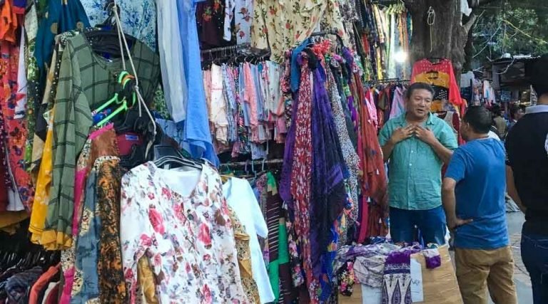 Shopping Tibetan Market | Best Things to do