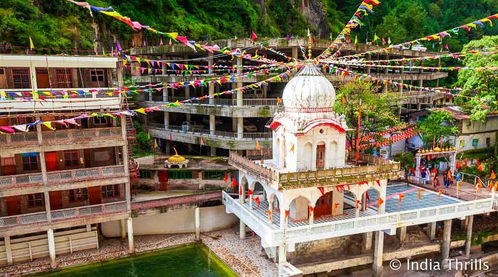 Visit Gurudwara Shri Manikaran Sahib in Kullu Manali Trip