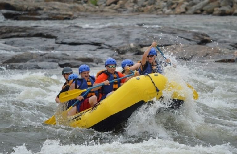 River Rafting in valpoi in goa